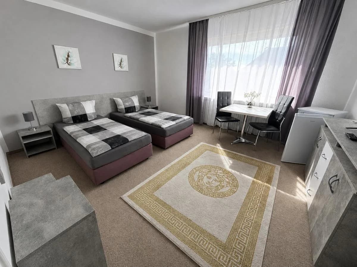 Apartment mit Betten, Essplatz und eigener Küchenzeile in Augustdorf
